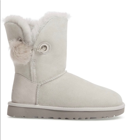 UGG Women’s Irina Boot - Picture 3 of 6
